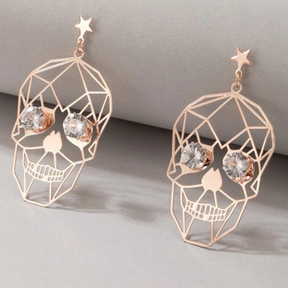 Brilliant Bling Skull hanging drop earrings 🌿